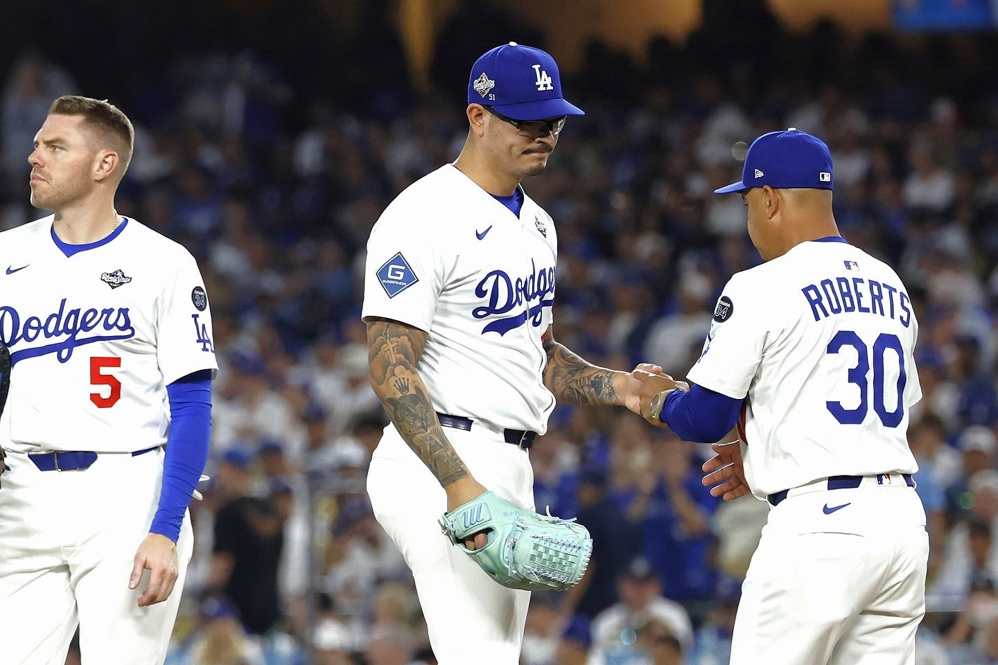 WS4試合で計3イニングを6失点、6被安打と苦しんでいるバンダ(中央)。(C) Getty Images