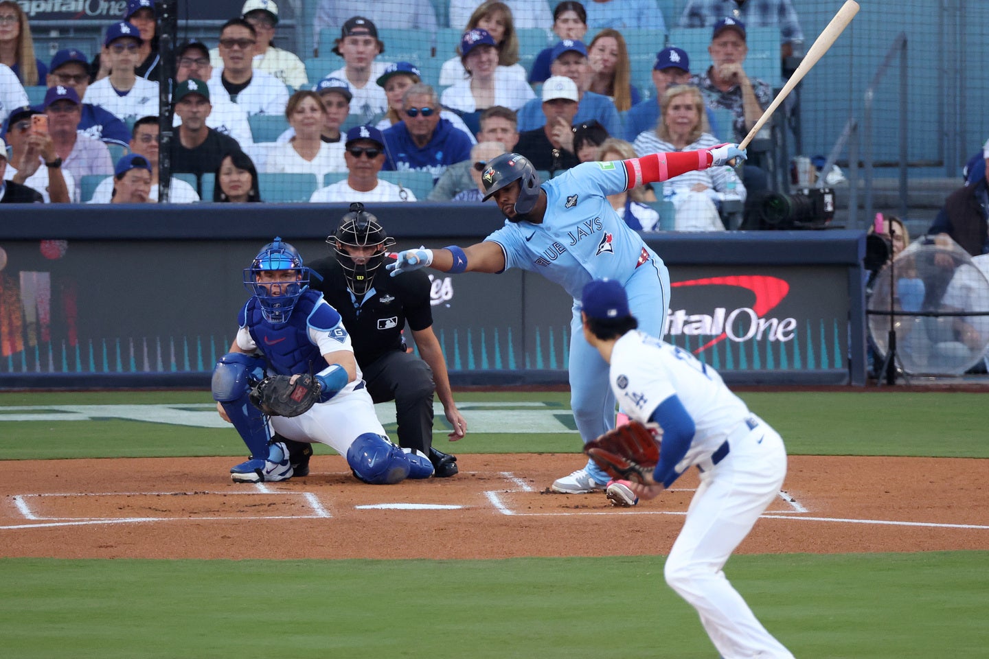 ハリウッド俳優がドジャー・スタジアムでのドジャース対ブルージェイズ戦を生観戦した。(C)Getty Images