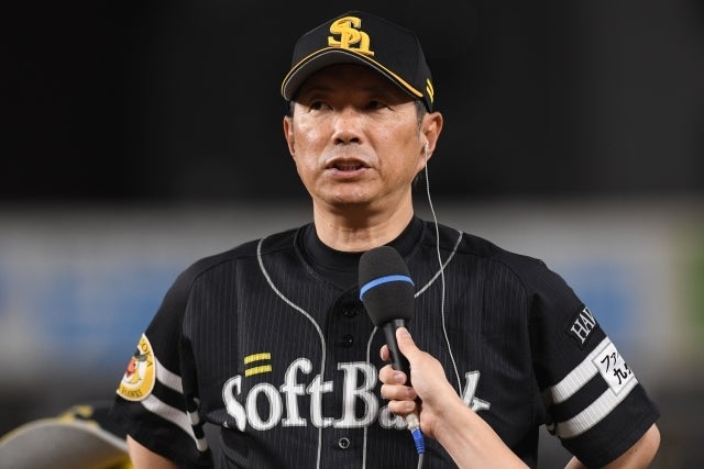 日本シリーズを制したソフトバンクの小久保監督。写真：鈴木颯太朗