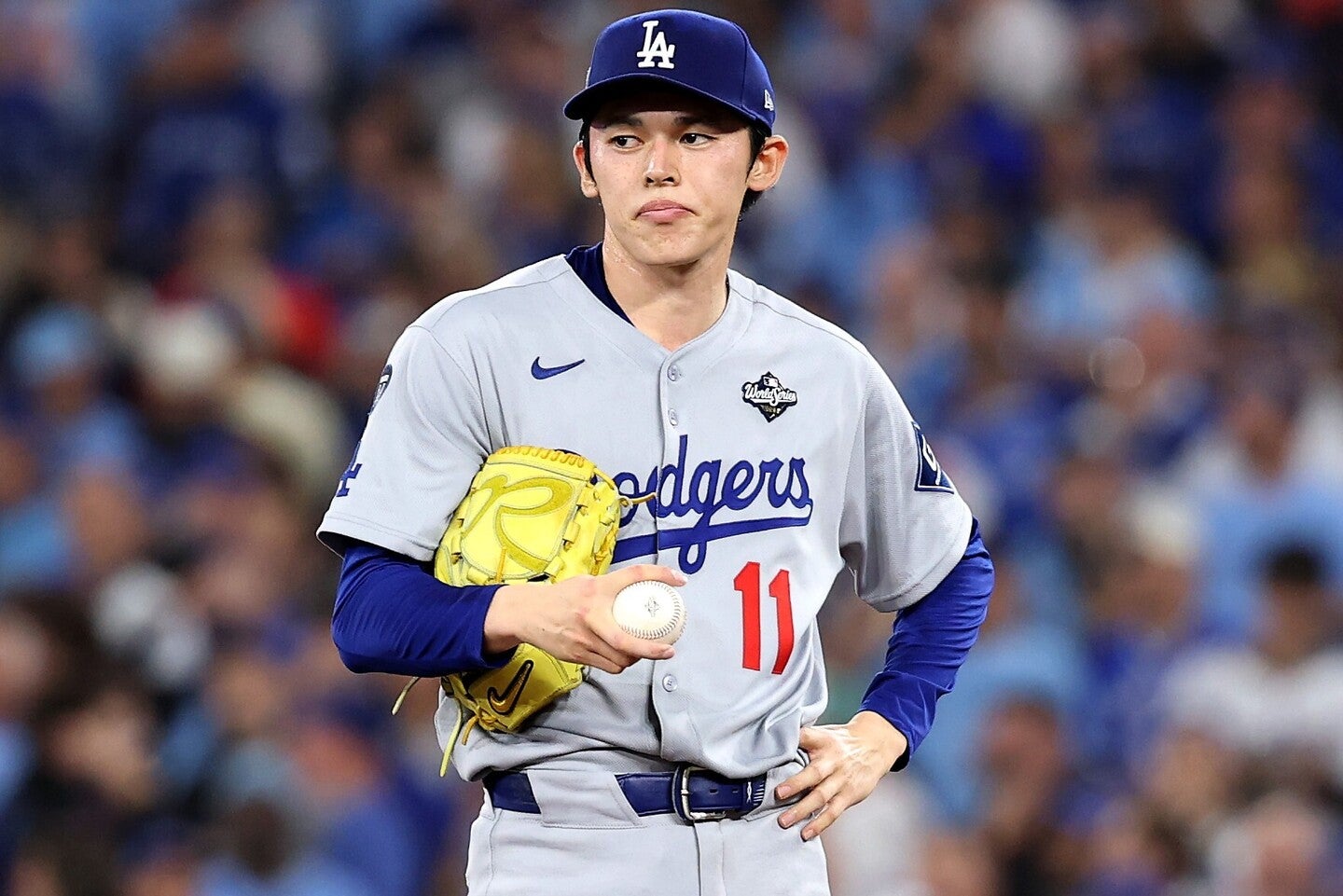 第６戦の８回から登板した佐々木だが制球が思うように定まらず、苦しい投球に終始した。（写真）GETTY IMAGES