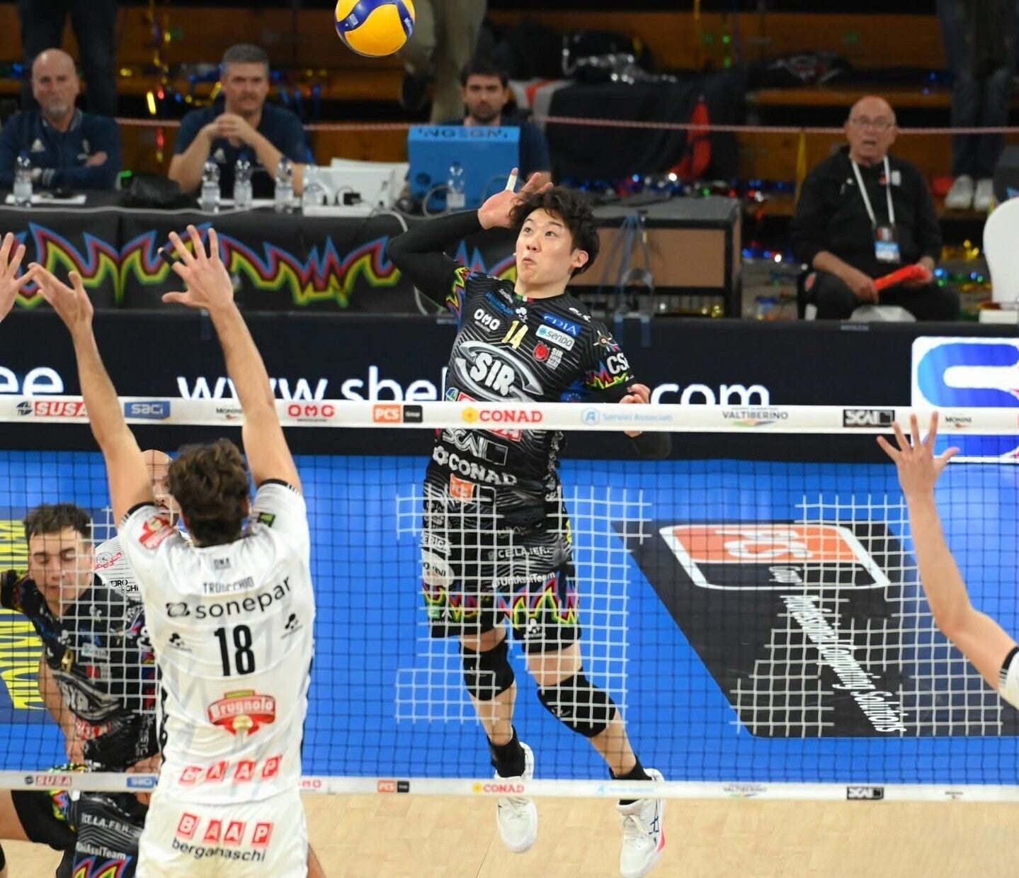 ペルージャの石川。アタックで６得点を挙げた。画像提供:Maurizio Lollini