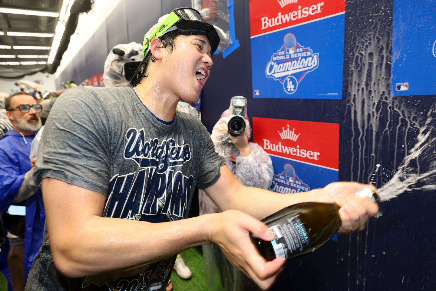 ドジャースの大谷翔平。２年連続の世界一を祝うシャンパンファイトでみせた表情が話題だ。（C）Getty Images