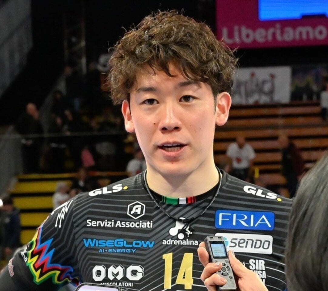 試合後、石川は地元記者からインタビューを受けた。画像提供:Maurizio Lollini