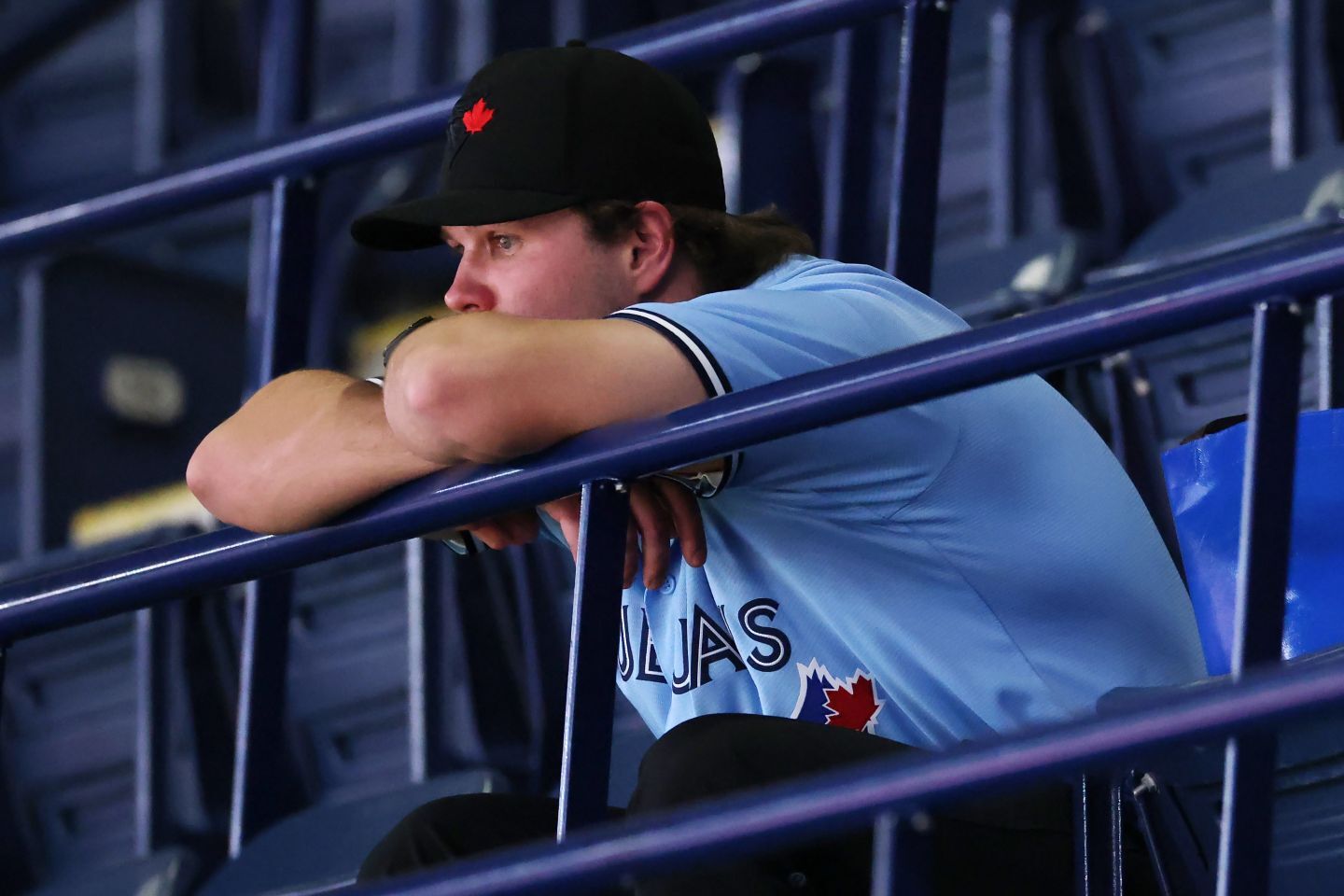 ブルージェイズの敗戦に本拠地のファンがうなだれる。(C) Getty Images