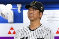 阪神を率いる藤川監督。日本シリーズを戦ったソフトバンクを「非常に強い相手だった」と評した。(C) THE DIGEST