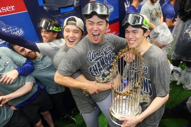 ドジャースのWS連覇に貢献した日本人３選手。左から大谷、山本、佐々木。(C)Getty Images