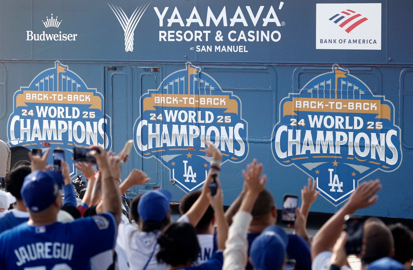 ドジャースのWS優勝パレードが始まった。(C)Getty Images