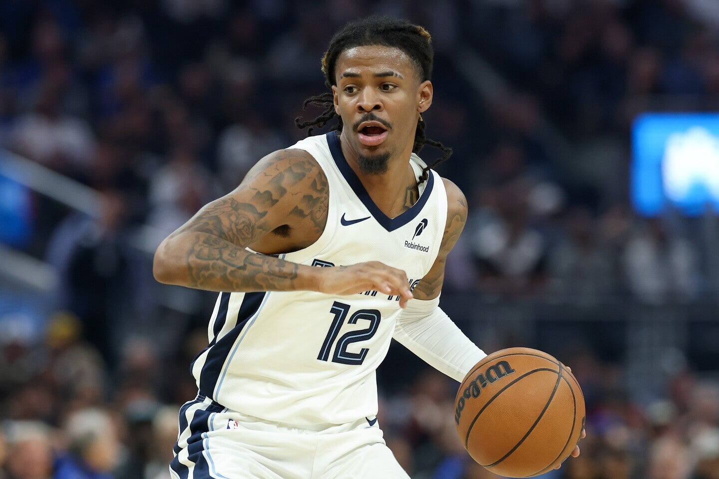 現地記者がモラントの放出を提唱した。(C)Getty Images