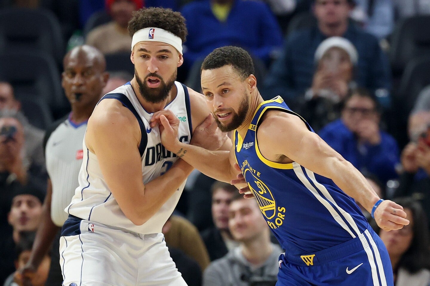 カリー(右)が元相棒トンプソン(左)のシュートフォームを絶賛した。(C)Getty Images