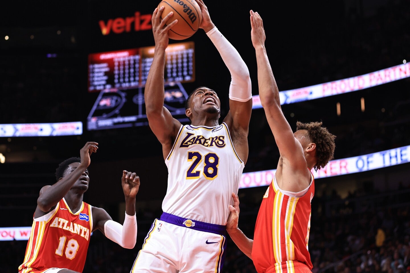 八村はシュート不発で８得点にとどまった。(C)Getty Images