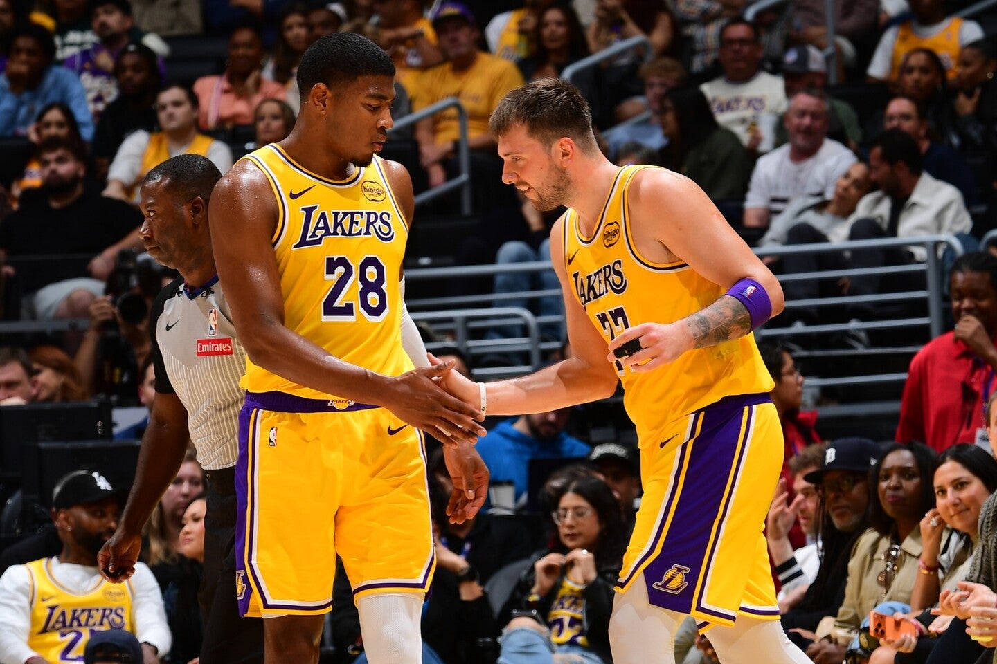 エースのドンチッチ(右)が、開幕から好調を維持する八村を称賛した。(C)Getty Images