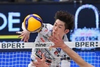 劣勢から石川の強打が炸裂。逆転勝利の起爆剤になった。画像提供:Sir Susa Scai Perugia