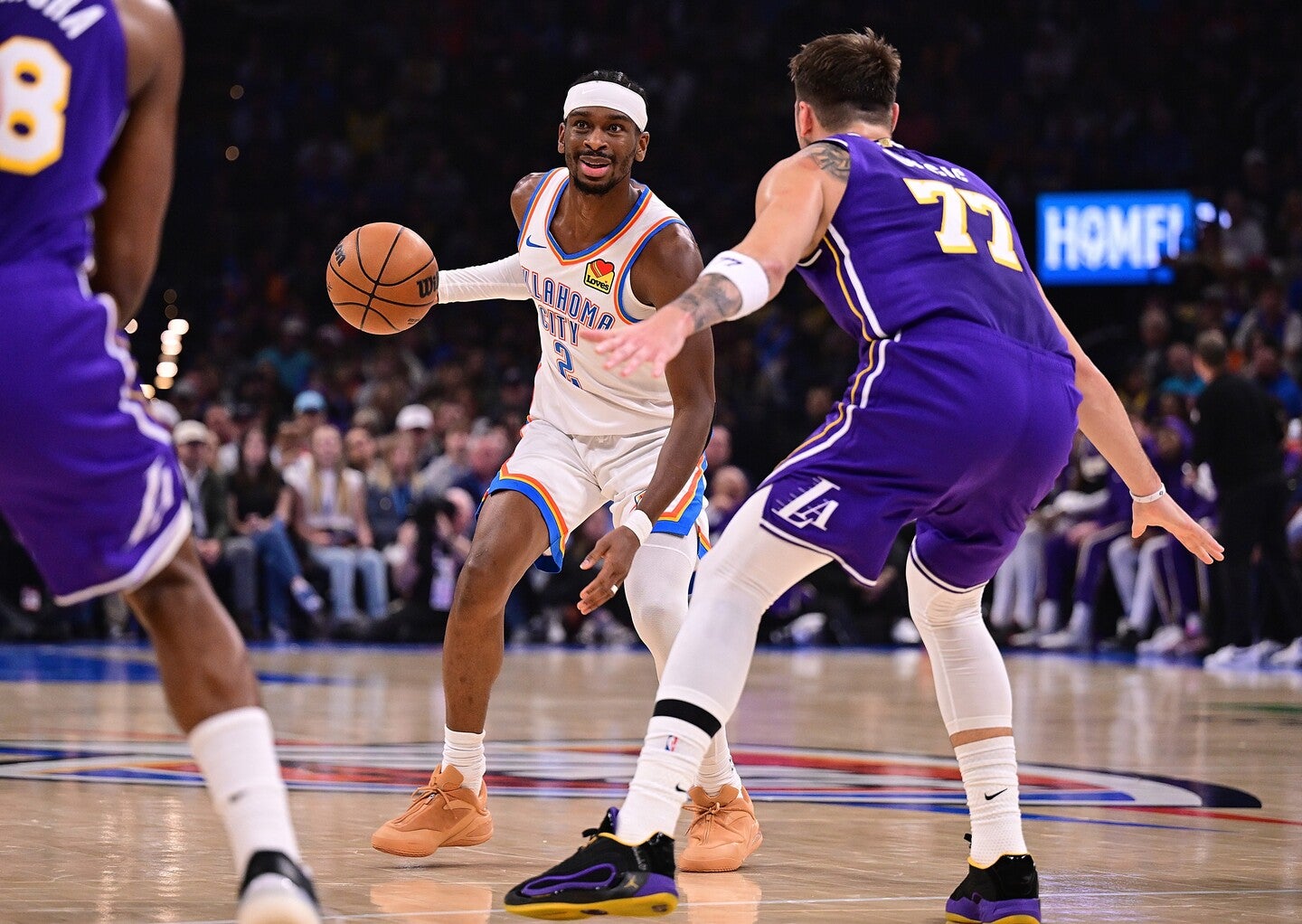 SGAを中心に盤石のゲーム運びを披露したサンダーがレイカーズを一蹴した。(C)Getty Images