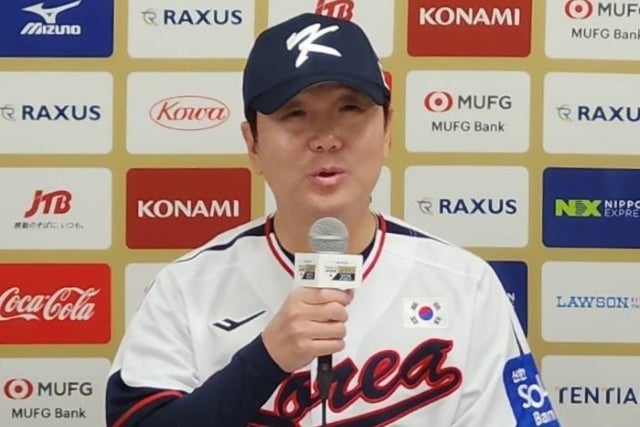 強化試合の前日に行なわれた記者会見で、日本戦への意気込みを語った韓国の柳監督。(C)THE DIGEST