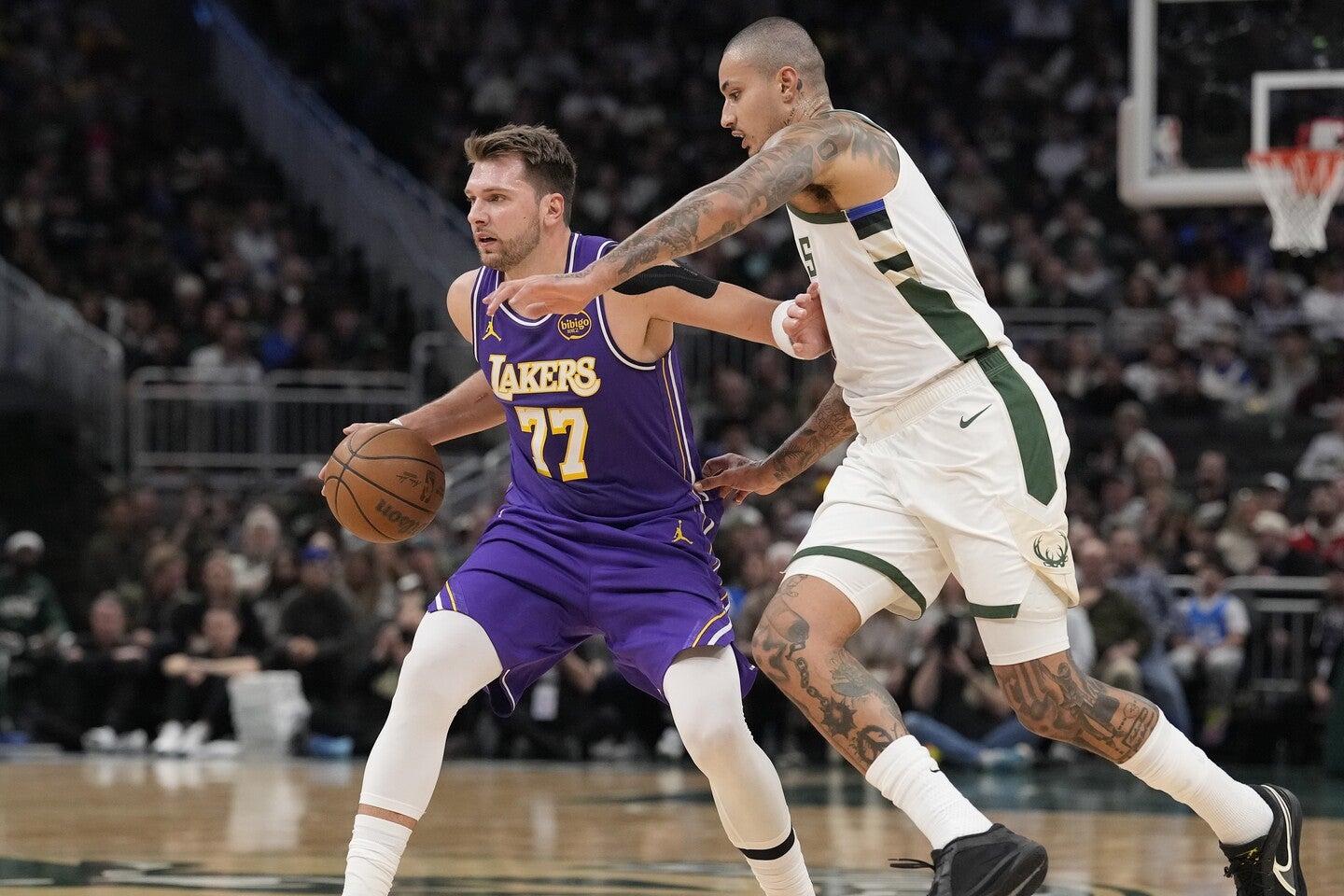 レイカーズは八村が欠場も、ドンチッチが41得点を叩き出しバックスを撃破した。(C)Getty Images