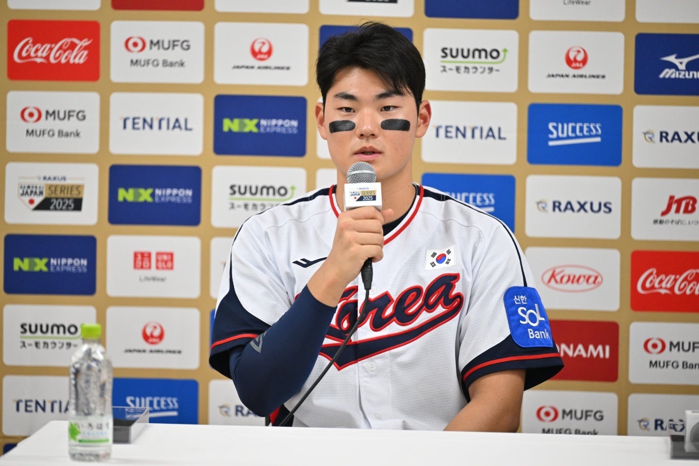 ９回に値千金のソロHRを放った韓国のキム・ジュウォン。(C)Getty Images