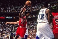 ジョーダンのラストショットから27年。ジャズは今もその時の恨みを忘れていないようだ。(C)Getty Images