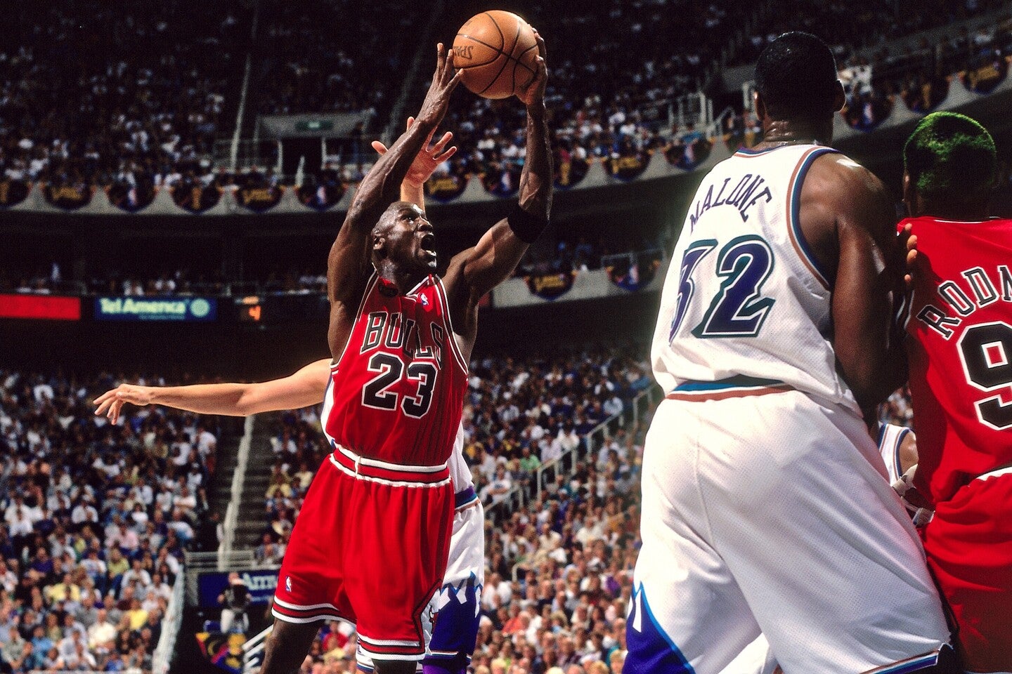 ジョーダンのラストショットから27年。ジャズは今もその時の恨みを忘れていないようだ。(C)Getty Images