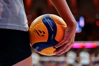 東京デフリンピックのバレーボール会場が異例の盛り上がりを見せている。一方で、予想外の来場者に会場は混乱しているようだ。(C)Getty Images