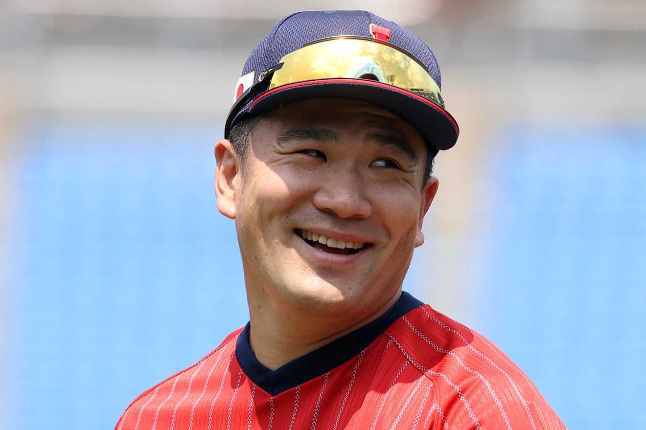 巨人の田中将大。タレント妻の里田まいさんと人気アイドルとのオフショットを公開した。（C）Getty Images