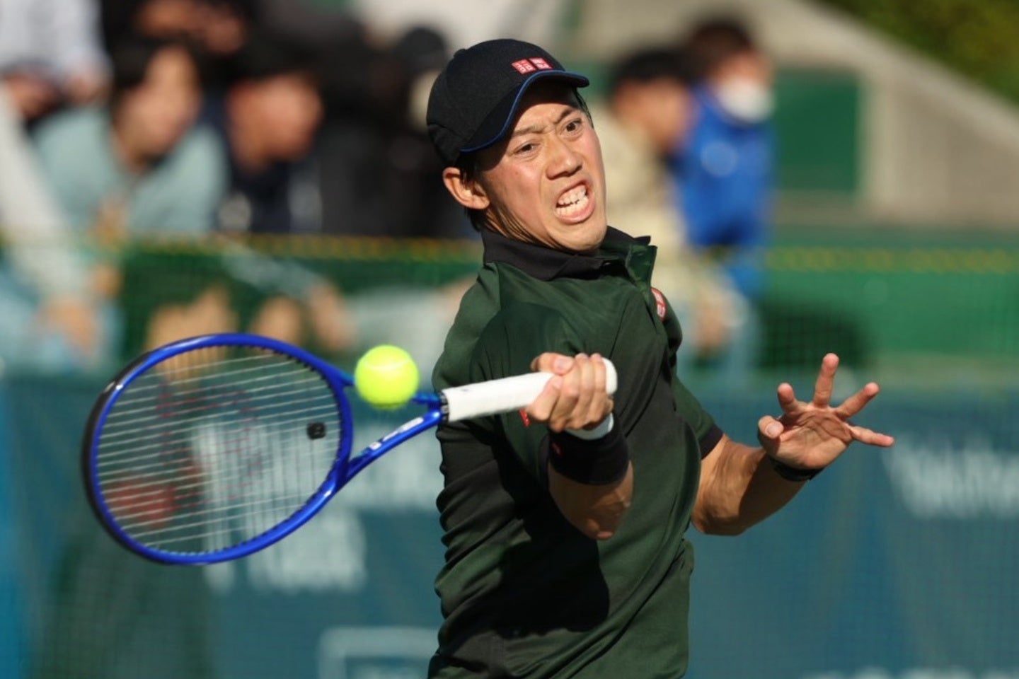 慶應チャレンジャー２回戦で韓国選手を下した錦織。快勝も喜びは薄く、「大丈夫かな」と自問しながら、復帰戦の手応えを模索する。写真：滝川敏之