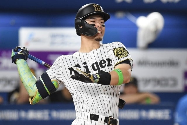 セ・リーグのMVPに選出された佐藤。写真：鈴木颯太朗