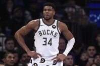 ヤニスが勝てないチームに警鐘を鳴らした。(C)Getty Images