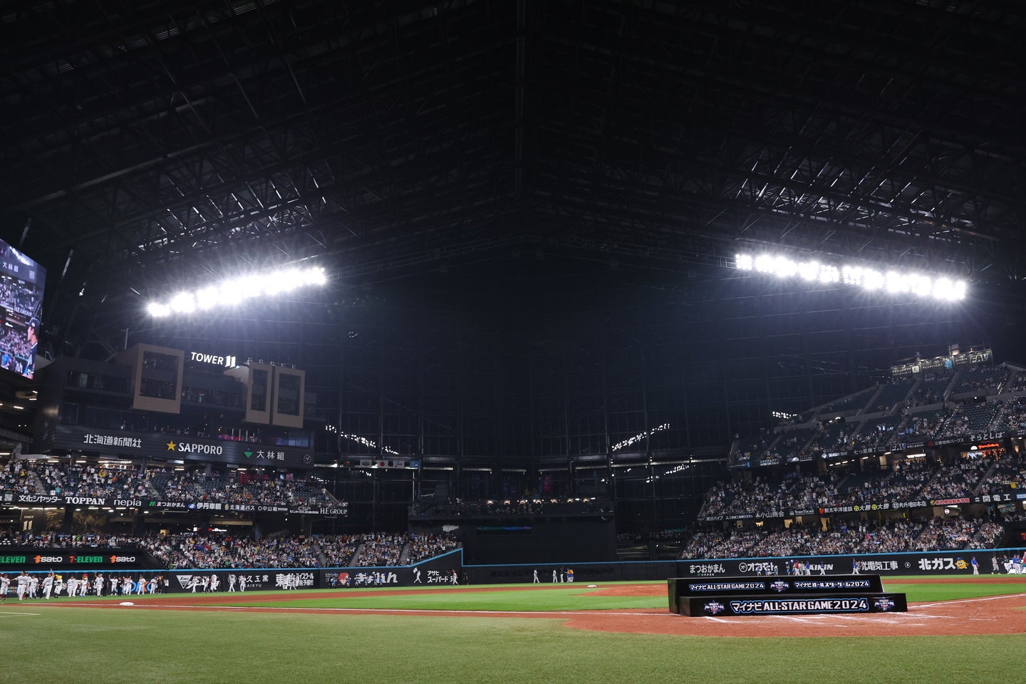 エスコンフィールドで行なわれた日韓OB戦で、観客席を盛り上げた韓国チアが話題だ。写真：永島裕基(THE DIGEST写真部）