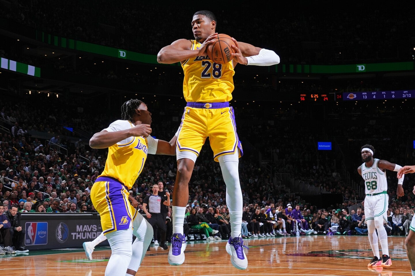 八村は13得点に今季最多の７リバウンドをマークした。(C)Getty Images