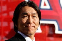 球界レジェンド松井氏と人気お笑いコンビの２ショットが話題。(C)Getty Images