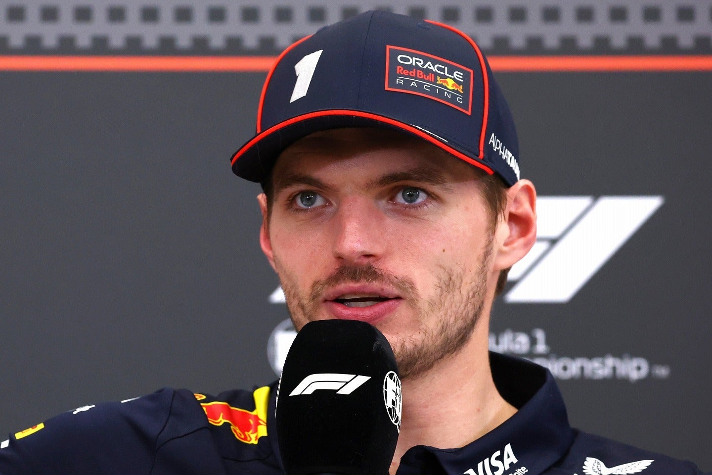 チェッカーフラッグを受けた後に、無線でホンダへの感謝を伝えたフェルスタッペン。(C)Getty Images