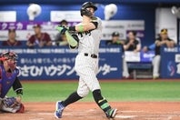 25年シーズンに驚異的な数字を残し、MVPに選出された佐藤。写真：鈴木颯太朗