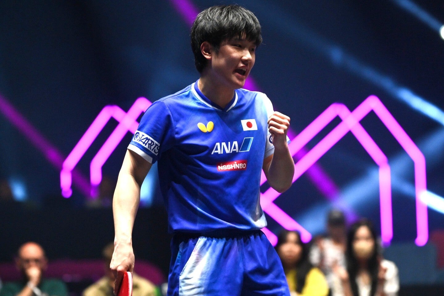 天敵ルブランから初勝利を挙げた張本。(C)Getty Images