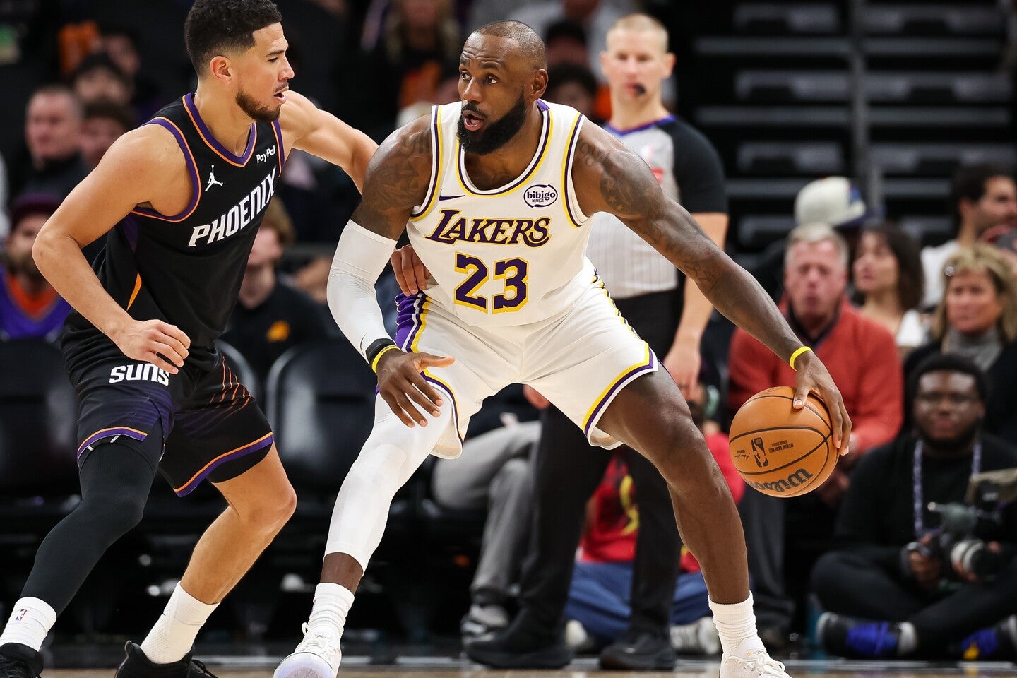 レブロン（右）は「３番手として優勝しても意味がない」とアリナスは主張する。(C)Getty Images