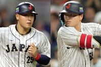 交渉期限が迫ってきたなか、ともにMLB球団との契約が未成立な岡本（左）と村上（右）。(C)Getty Images