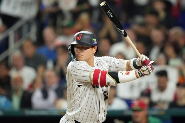 交渉期限まで１週間を切ったなか、メジャー球団と契約を結んでいない村上。(C)Getty Images