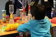 センサリールームで遊ぶ子どもたち。貴重な取り組みが行なわれた。取材・文●高澤真輝