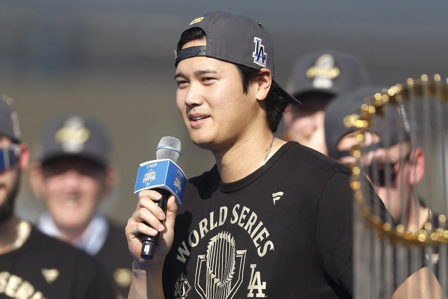 2023年オフに10年７億ドルの契約を結んだ大谷。ぜいたく税対象は年4600万ドル。(C)Getty Images