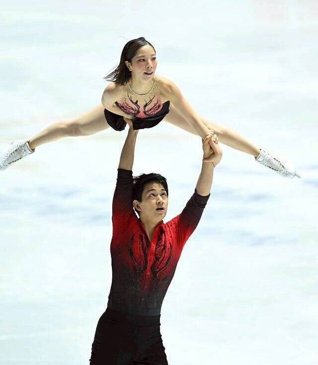 ペアのりくりゅう。演技直後はアクシデントが襲った。写真：金子拓弥（THE DIGEST写真部）