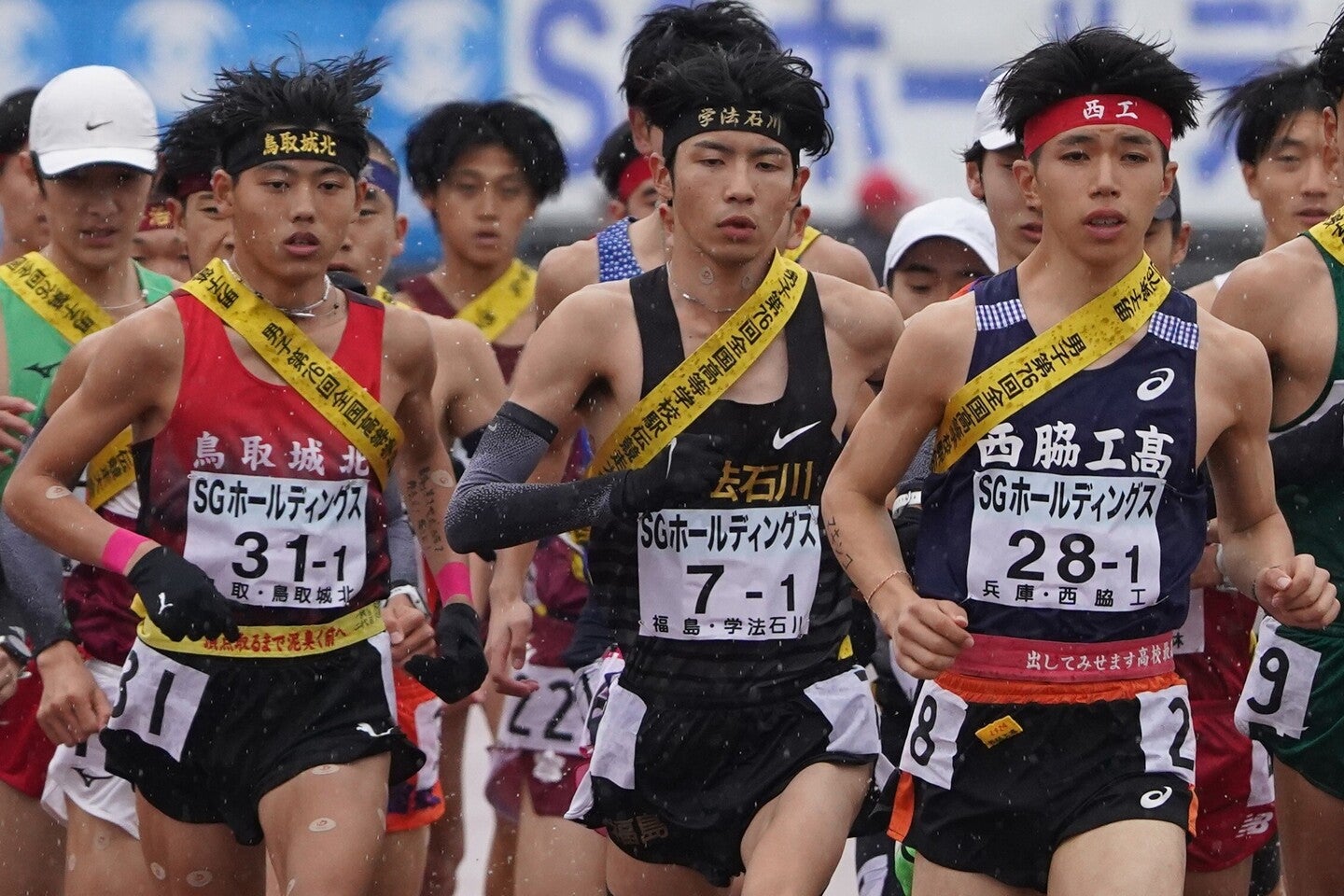 全国高校駅伝のエース区間で上位を占めた（左から）本田、増子、新妻が、いずれも早稲田大に進学する。写真：産経新聞社