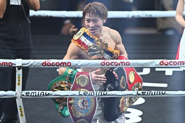 圧倒的な強さで４階級を制覇してきた井上。具志堅氏は、あと２階級上げられるという。写真：金子拓弥（THE DIGEST写真部）