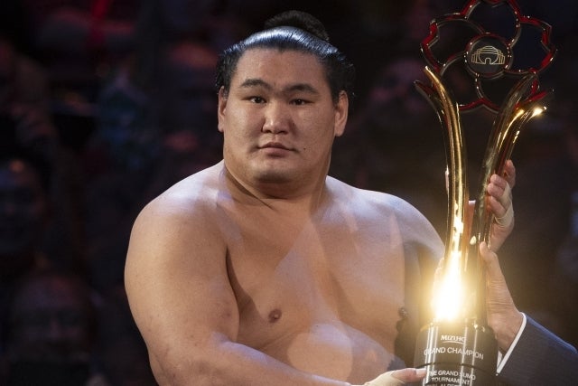 豊昇龍の全国後援会公式SNSが、石原さとみさんの立浪部屋への来訪を伝えた。(C)Getty Images