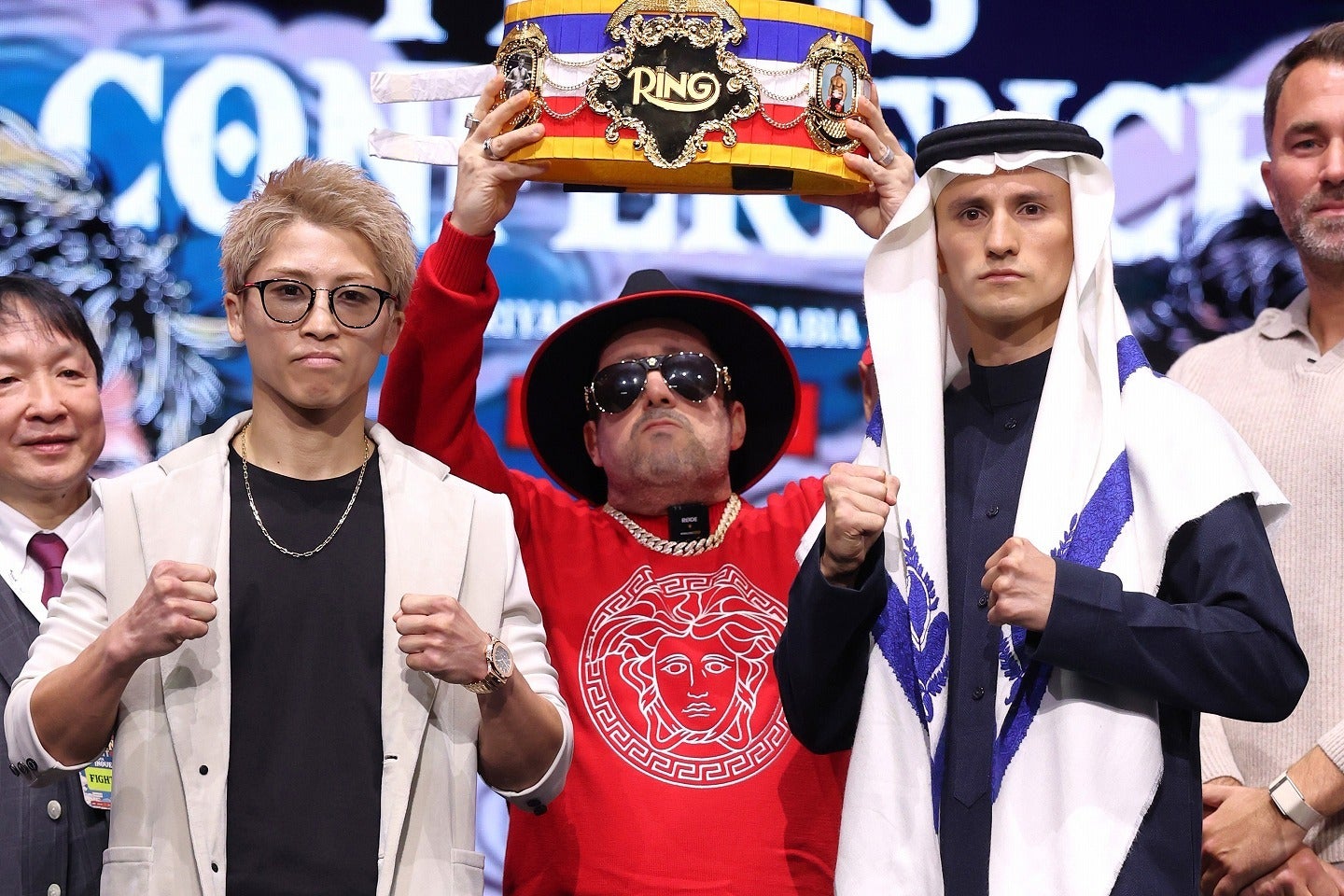 米老舗誌は井上（中央左）の10回TKO勝利を予想。ピカソ（中央右）に勝機はあるのか。(C)Getty Images