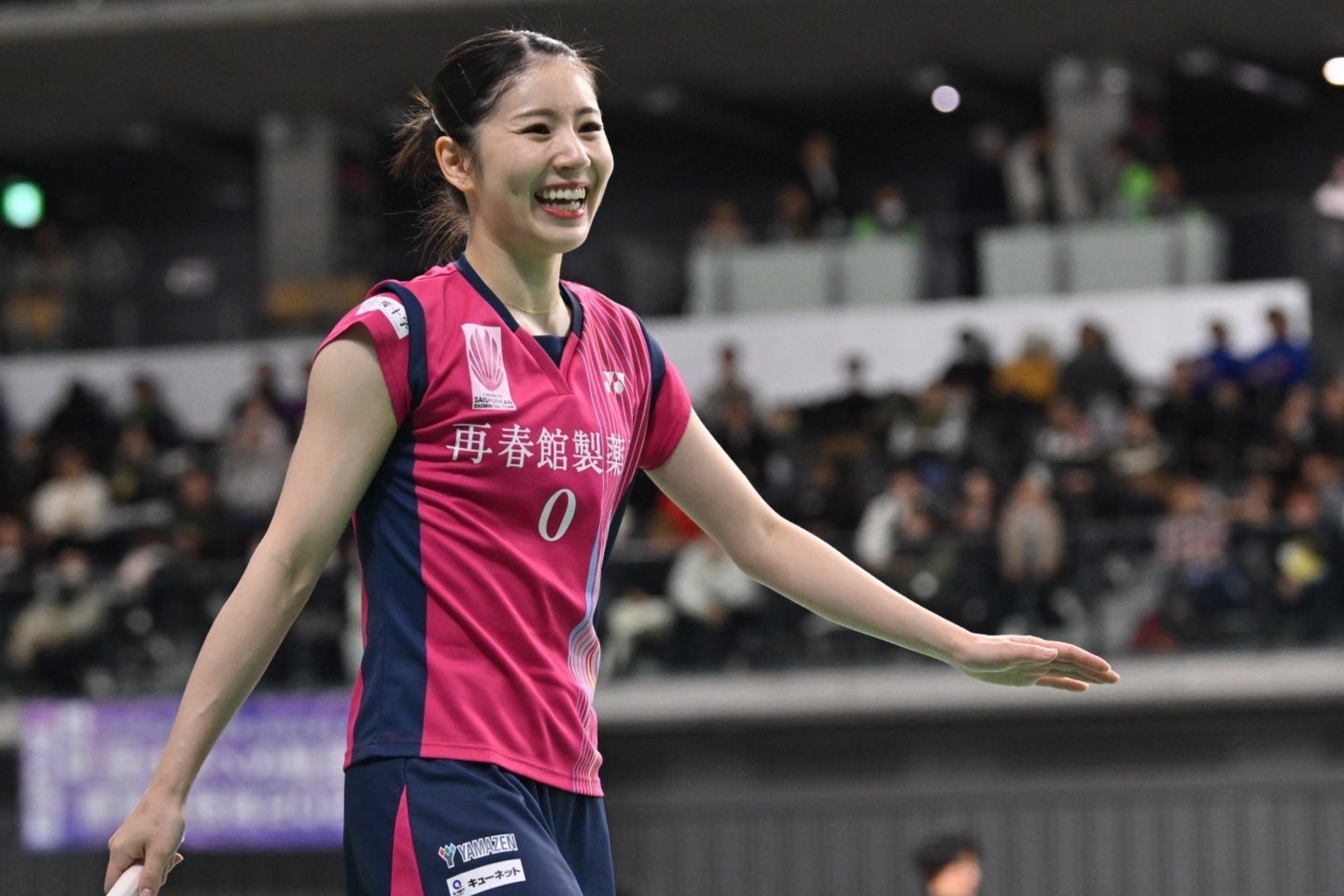 ３回戦に進出し、志田は笑顔を浮かべる。写真：鈴木颯太朗