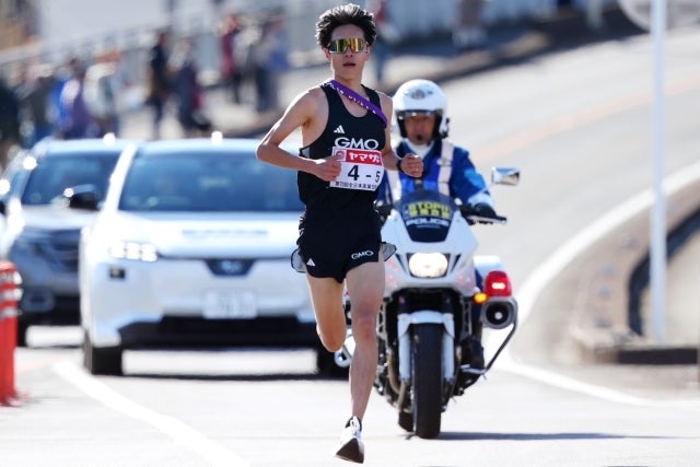 初優勝のGMOインターネットグループ。５区では太田が区間新記録の快走を披露した。写真：西村尚己/アフロスポーツ