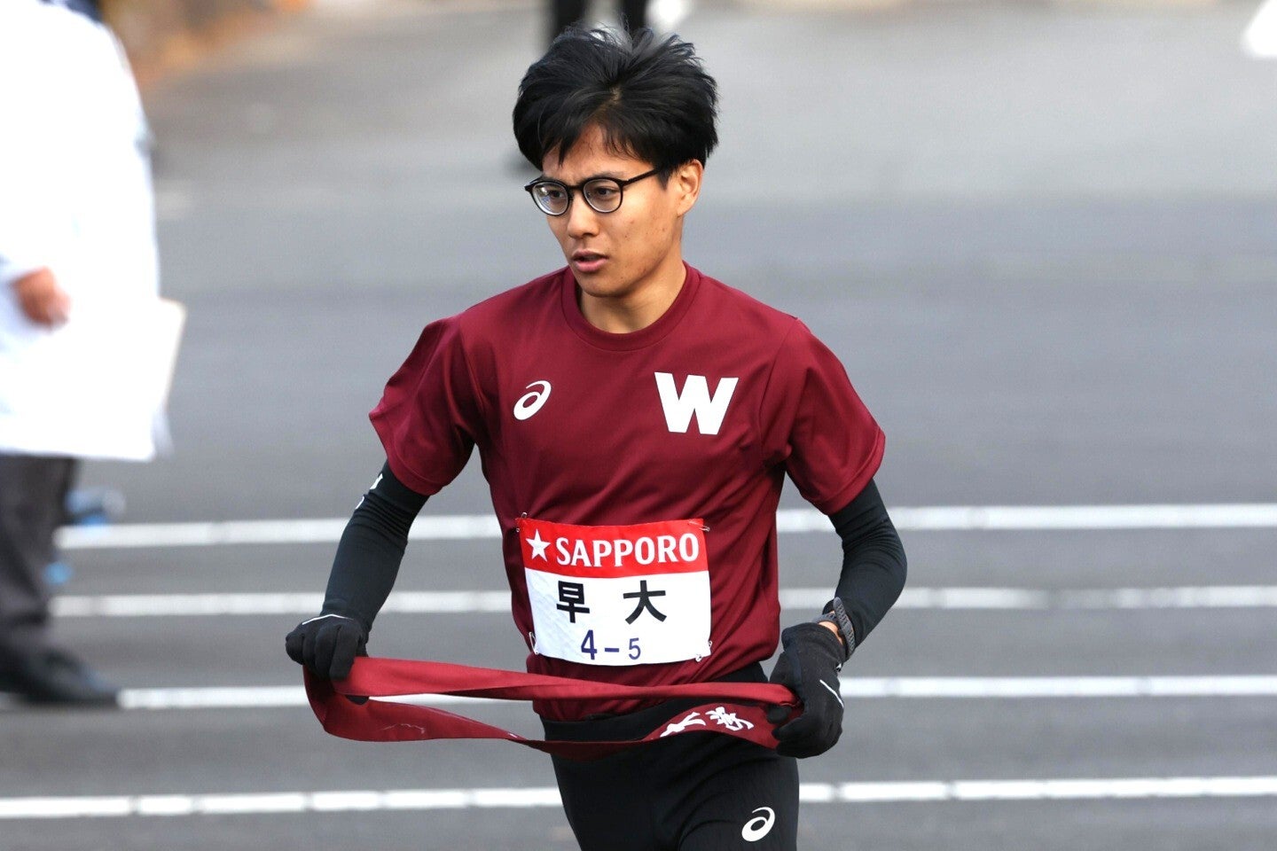 早大の工藤。５区で一時トップを走ったが、終盤に抜かれ往路２位で終えた。写真：滝川敏之