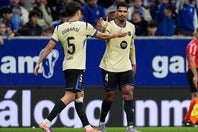 クバルシ（左）とアラウホ（右）。ここに左利きのCBをひとり加えたい。(C)Getty Images