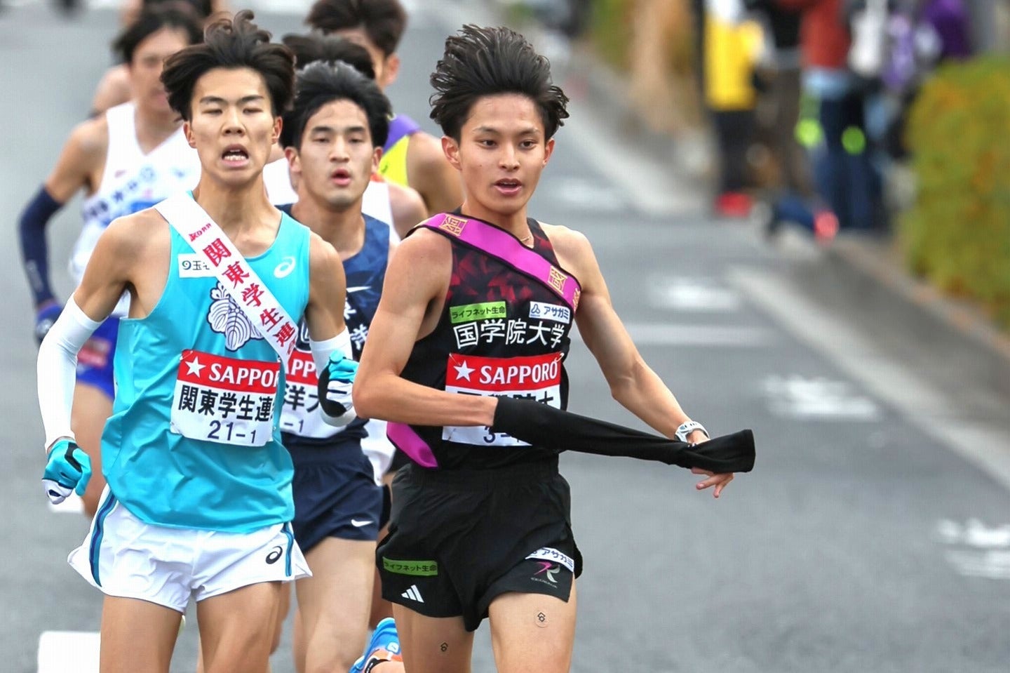 駒澤大・佐藤への考えを明かした青木（右）。(C) JMPA