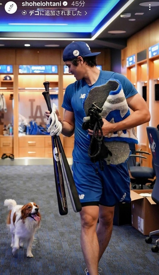 大谷（右）についていくデコピン（左）。写真：本人の公式インスタグラム（@shoheiohtani）より