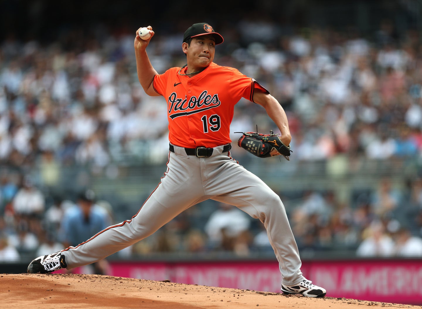 36歳になる年に初挑戦したMLBで二桁勝利を挙げた菅野。(C)Getty Images